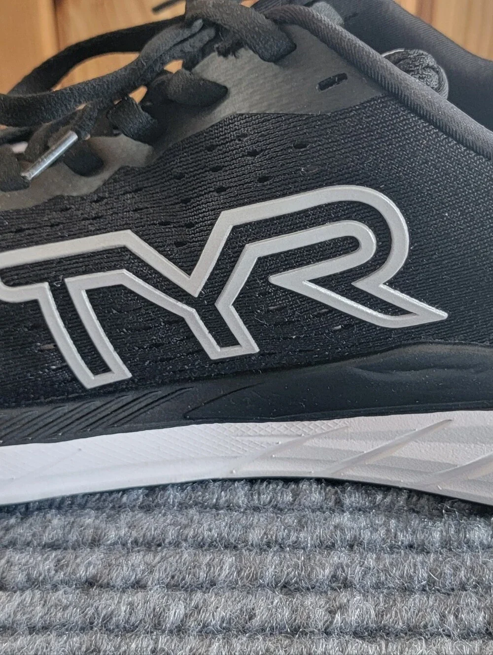 TYR RD-1 MEN'S RD-1X RUNNER Size 13, Black And WHITE